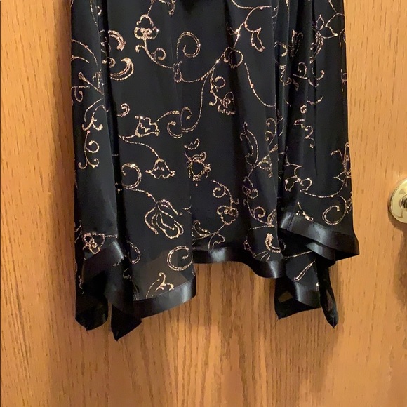 💃🏼Special occasion dress💃🏼 - Picture 3 of 8